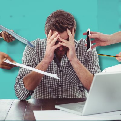 personne stressée au travail